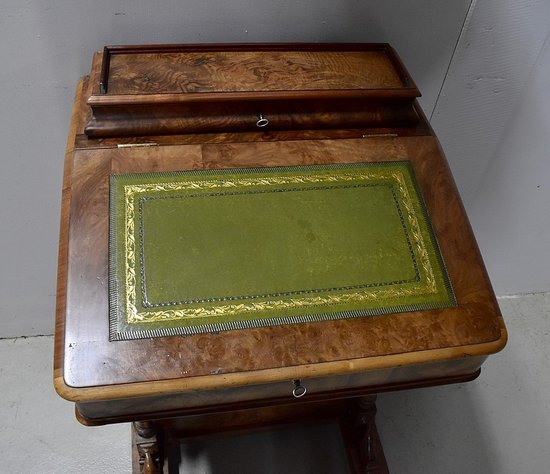 Small Davenport Walnut Desk, England, Victorian - 19th century