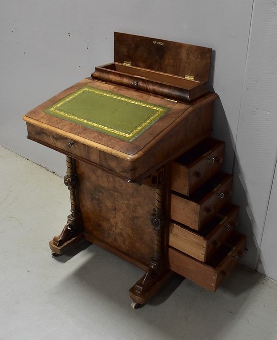 Small Davenport Walnut Desk, England, Victorian - 19th century