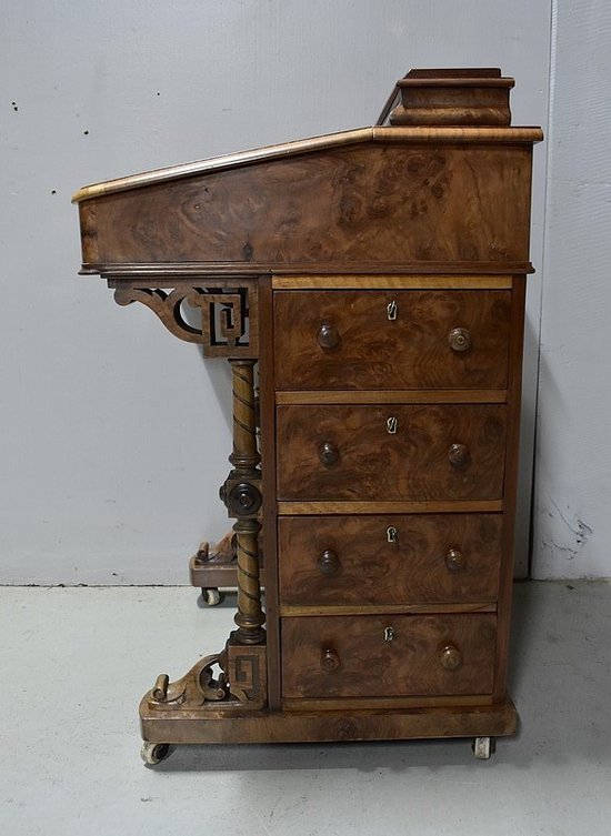 Small Davenport Walnut Desk, England, Victorian - 19th century