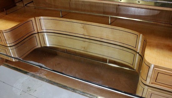 Eccezionale credenza in palissandro e sicomoro di Rio, attribuita a J. Leleu - 1940