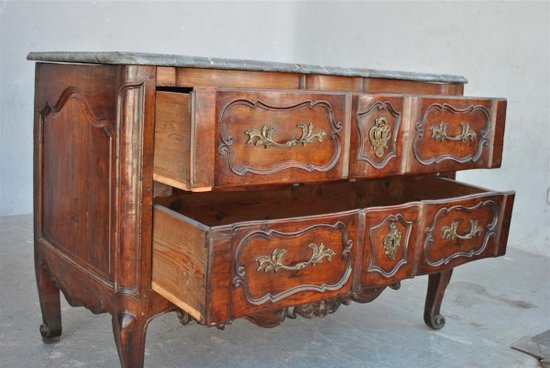 Commode Sauteuse Arbalète En Noyer XVIIIème Dessus Marbre