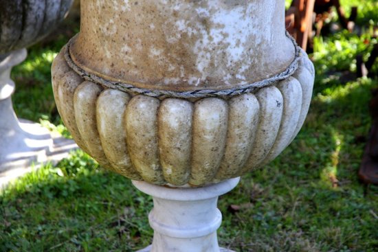 Pair Of Medici Vases In Marble, 19th Century