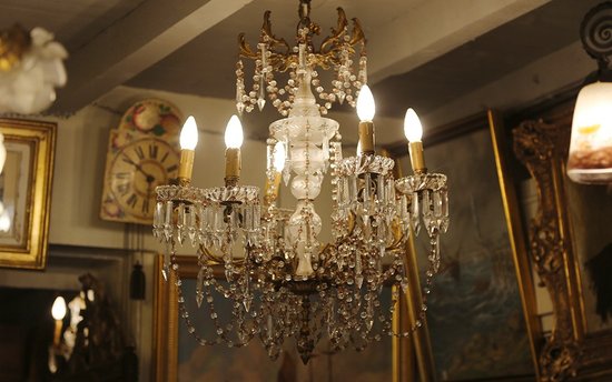 Chandelier with crystal pendants 1900's