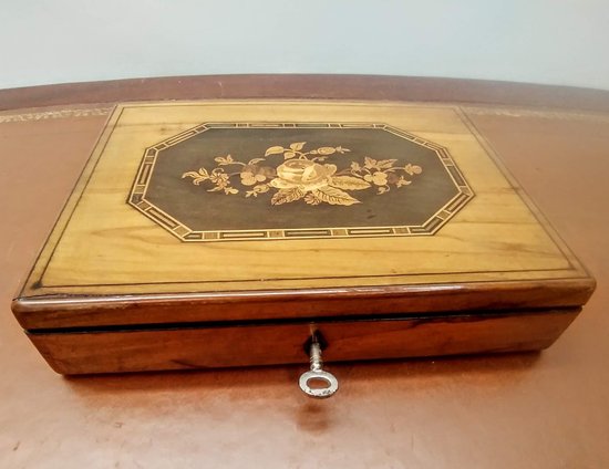 Inlaid box