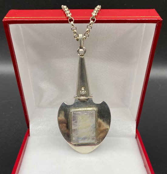 STERLING SILVER & LABRADORITE PENDANT