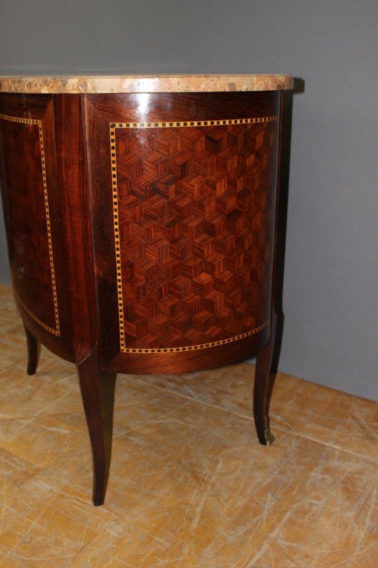 Commode rognon de style Louis XV en marqueterie vers 1900