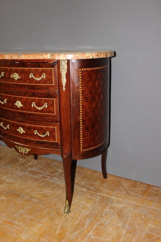 Commode rognon de style Louis XV en marqueterie vers 1900