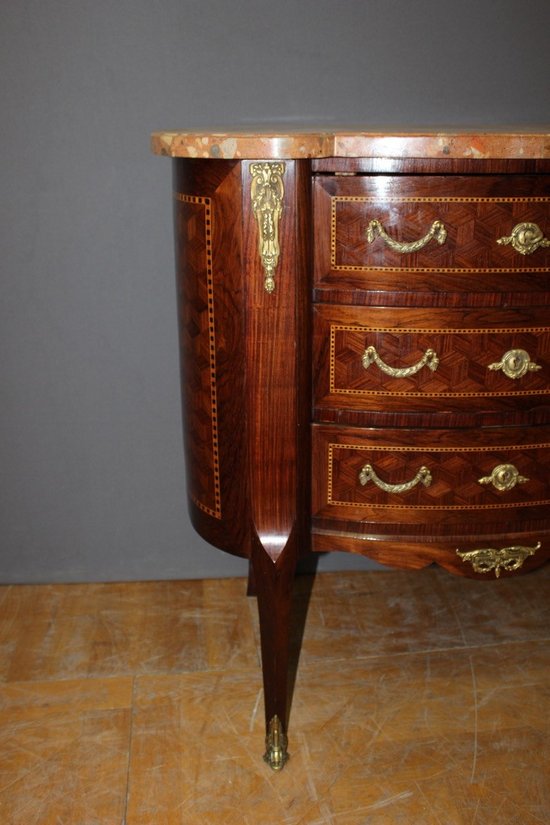 Commode rognon de style Louis XV en marqueterie vers 1900