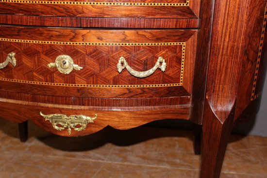 Commode rognon de style Louis XV en marqueterie vers 1900