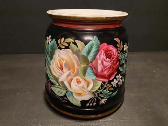 Napoleon III porcelain pot cover