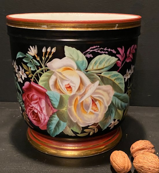 Napoleon III porcelain pot cover