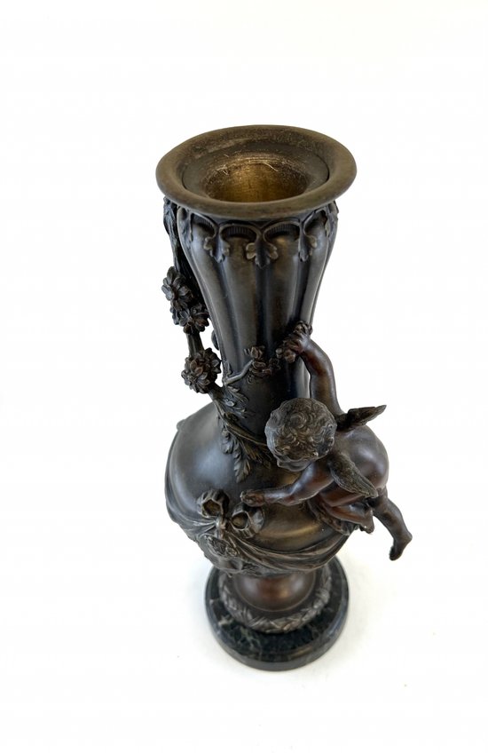 Pair of vases in regula with angel decoration