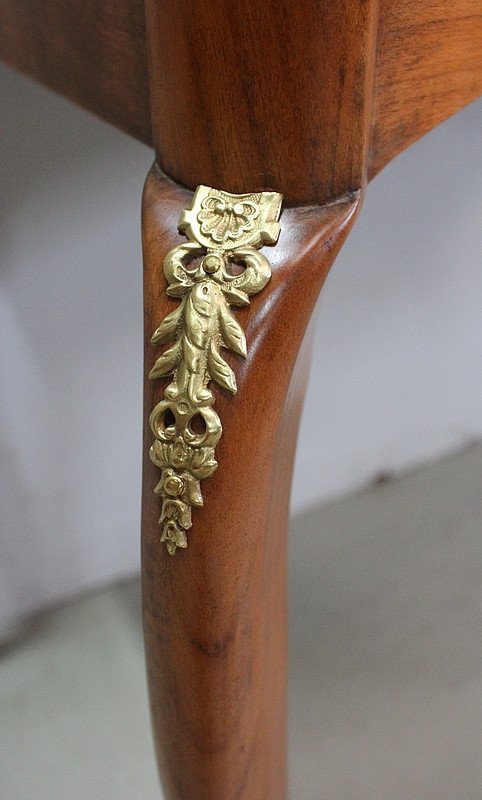 Small Louis XV style chest of drawers, called "Perruquière", in cherry wood - Early XXth century