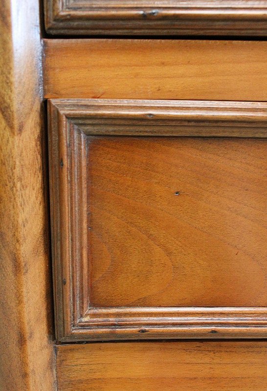 Small Louis XV style chest of drawers, called "Perruquière", in cherry wood - Early XXth century