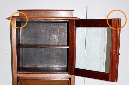 Petit Meuble Vitrine et Porte-Revue – 1920