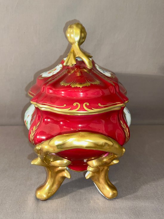 Grand Soupière en porcelaine Style Louis XV 