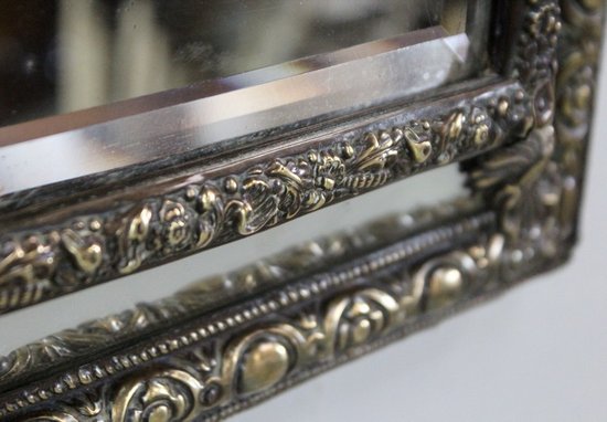 Petit Miroir en Laiton Repoussé, style Louis XIV, époque Napoléon III – XIXe