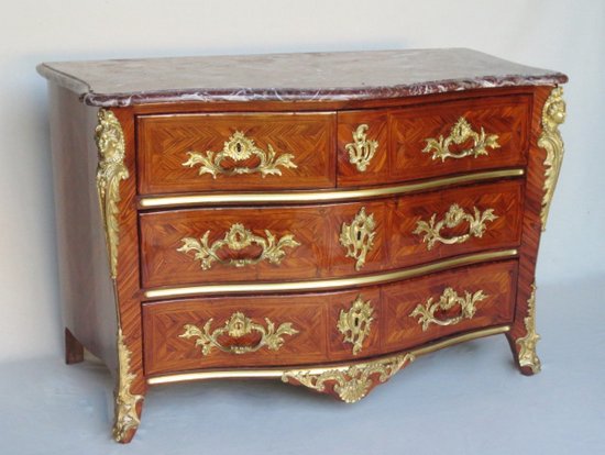 Regency chest of drawers, 18th Century.