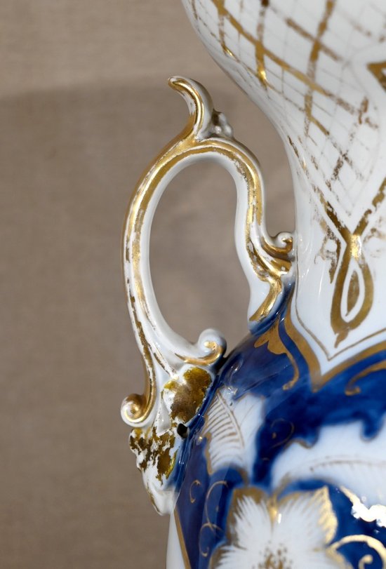 Important Bayeux Porcelain Vase - Late 19th Century