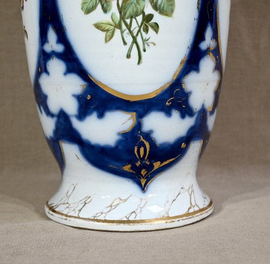 Important Bayeux Porcelain Vase - Late 19th Century