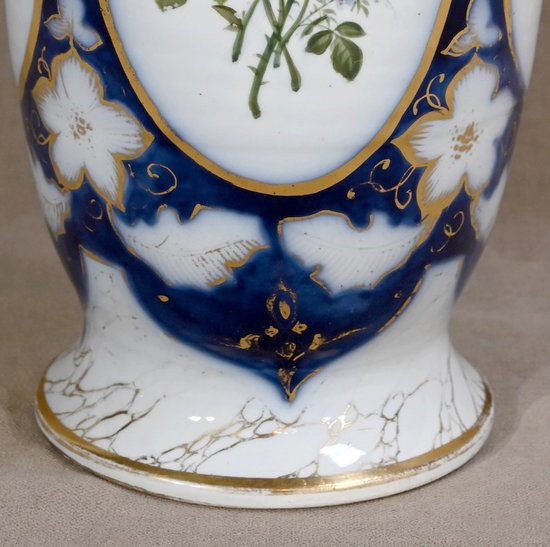 Important Bayeux Porcelain Vase - Late 19th Century