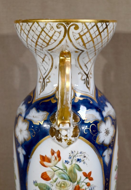 Important Bayeux Porcelain Vase - Late 19th Century