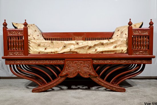 Barbed Bench in Teak, China - Late 19th Century