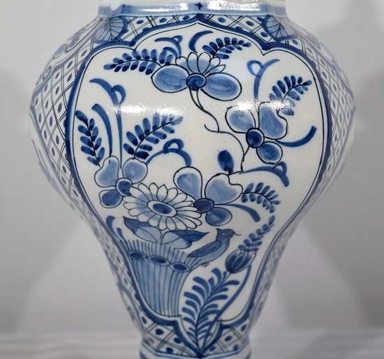 Paire de Vases en Faïence de Delft – Début XXe