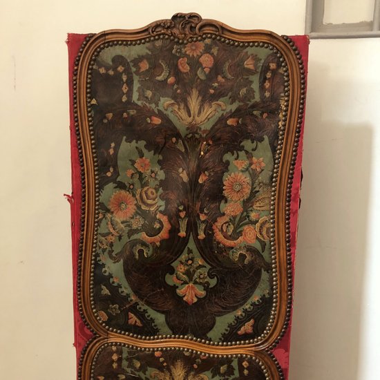 Screen in embossed leather, partly 18th century