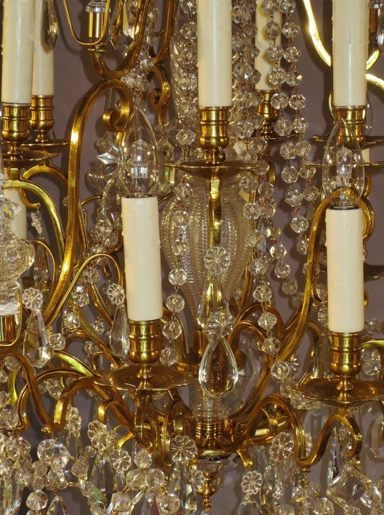 15-Light Chandelier In Gilt Bronze And Crystals.