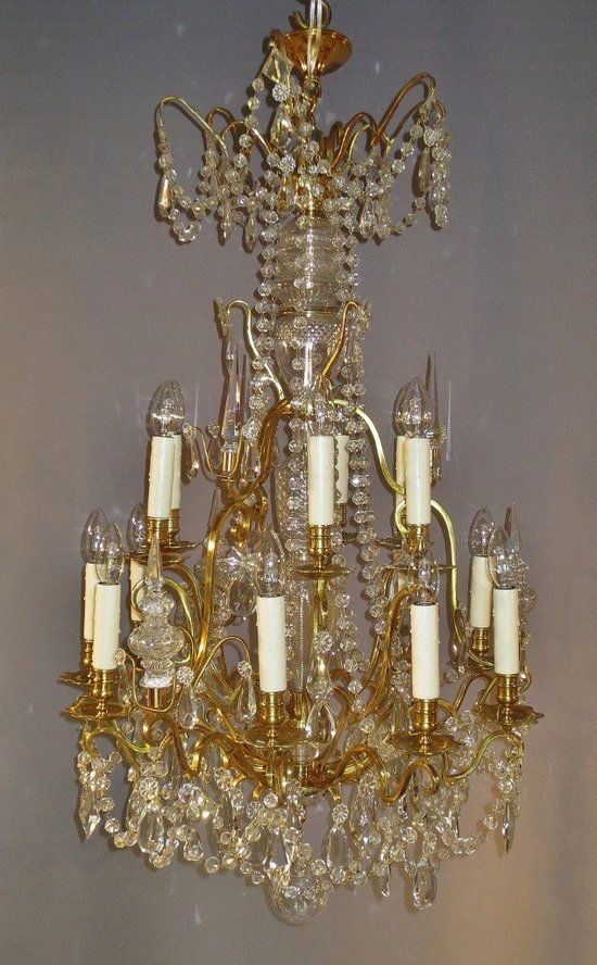 15-Light Chandelier In Gilt Bronze And Crystals.