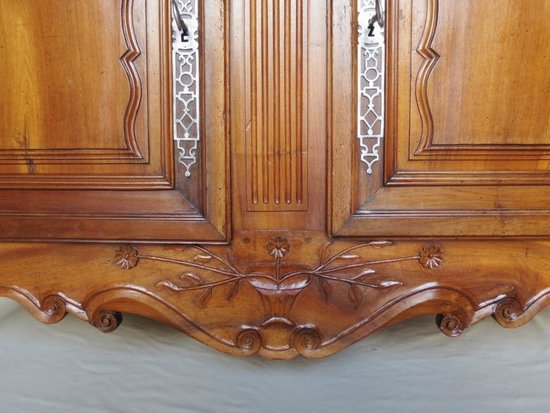 Credenza doppia in noce, XVIII secolo.