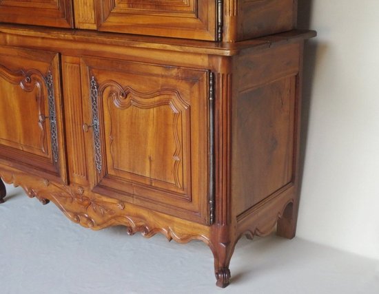 Credenza doppia in noce, XVIII secolo.