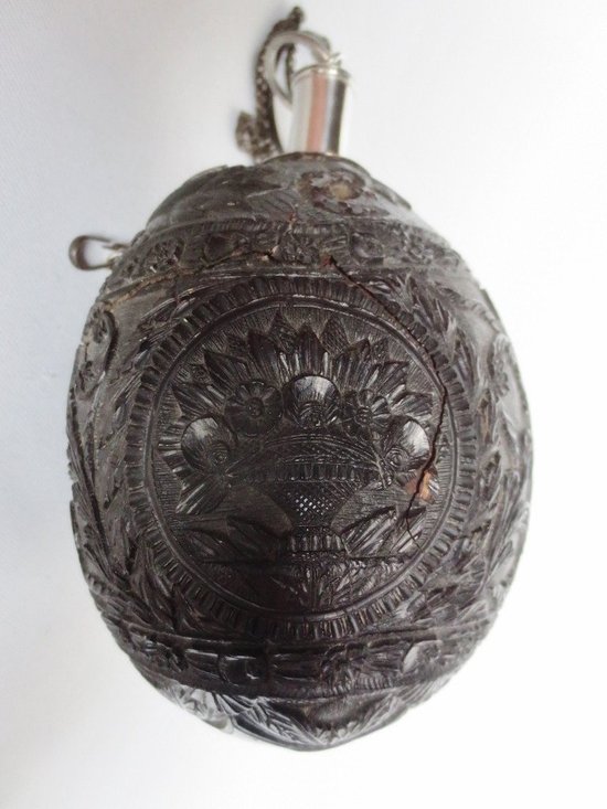 Powder flask End Of The 18th Century.