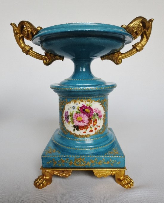 Cassolette En Porcelaine, Attribuées à Jacob Petit.