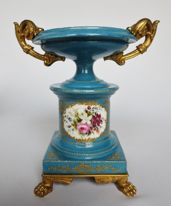 Cassolette En Porcelaine, Attribuées à Jacob Petit.