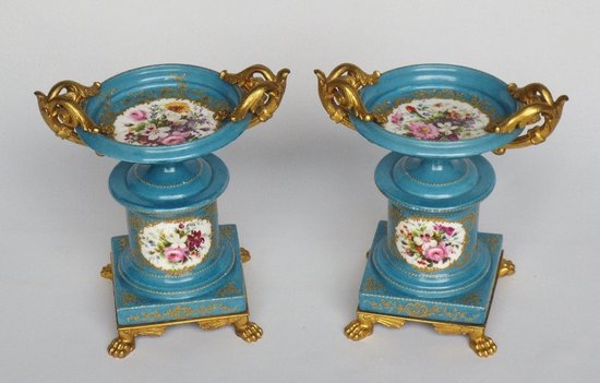 Cassolette En Porcelaine, Attribuées à Jacob Petit.