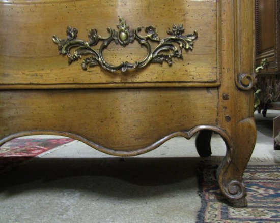 Louis XV chest of drawers