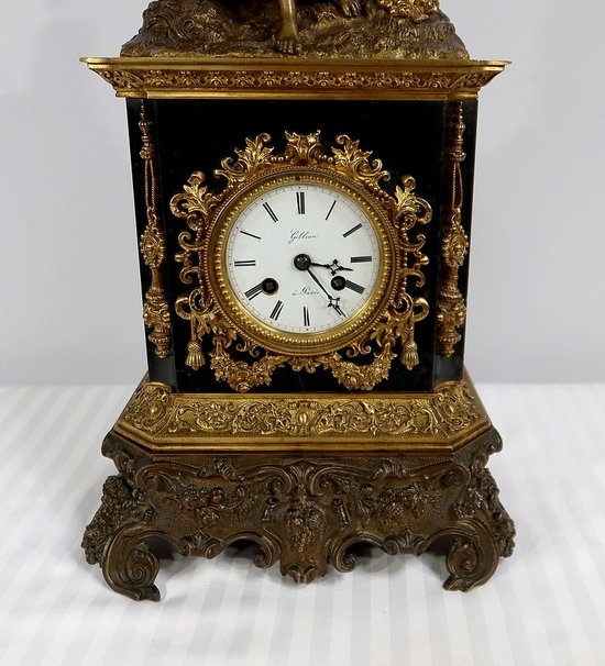 Marble and bronze clock, Louis XVI style, Restoration period - Early 19th century