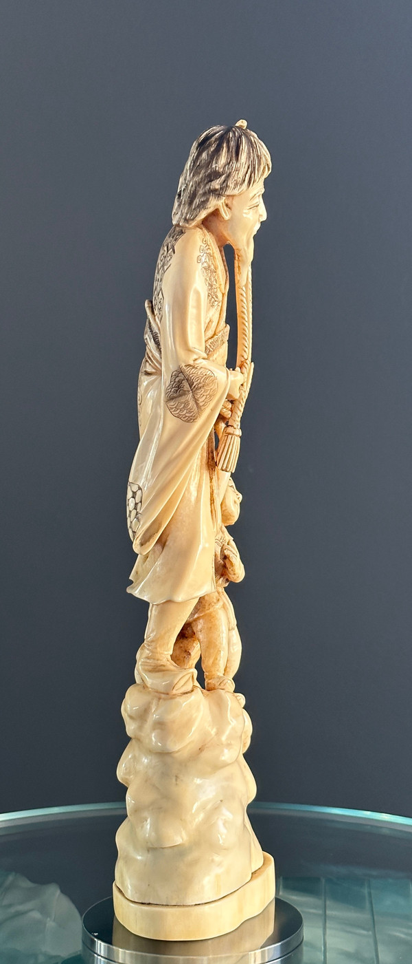 Okimono Ivory sculpture Japan Meiji period (1868 - 1912)