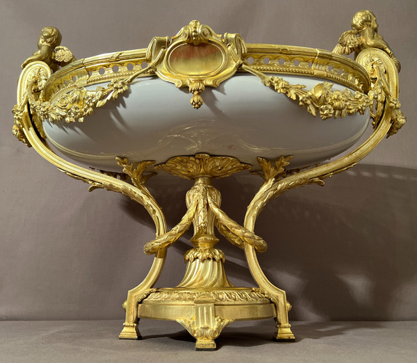 Large Cup Center Of Table in Porcelain of Paris And Chased Bronze Gilded XIXth