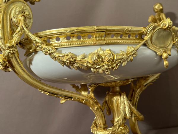 Large Cup Center Of Table in Porcelain of Paris And Chased Bronze Gilded XIXth