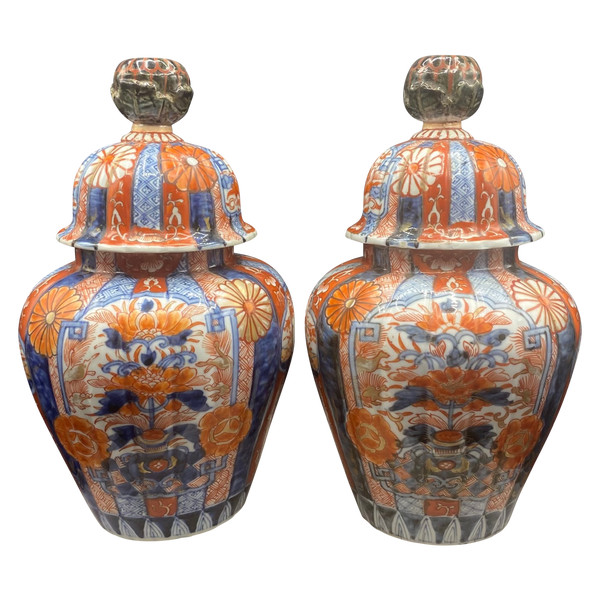 PAIR OF POTICHES IMARI