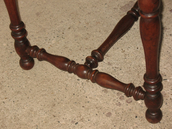 Small writing table desk 19th century in solid walnut Louis XIII style