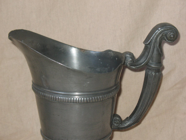 Pair of pewter hanaps from the early 20th century in Renaissance style