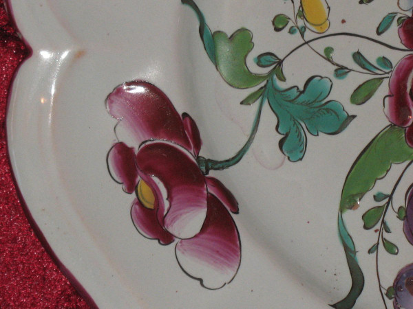 Oval dish in Sceaux earthenware from the 18th century with polychrome floral decoration