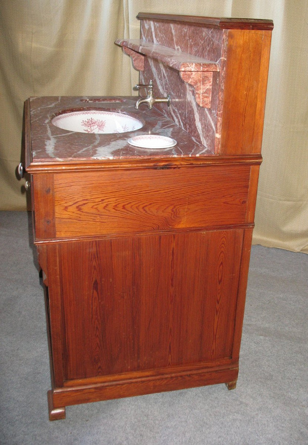 Meuble de toilette lavabo complet avec vasque et accessoires en faïence de Choisy le Roi 19ème