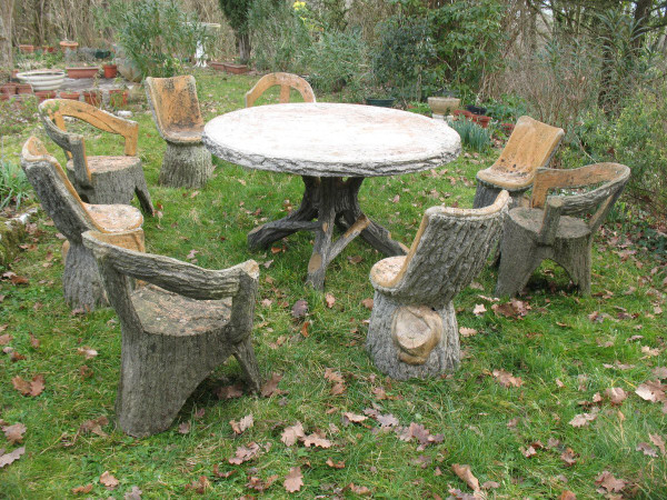 Garden furniture set in cement imitating natural wood from the 50's composed of 9 pieces