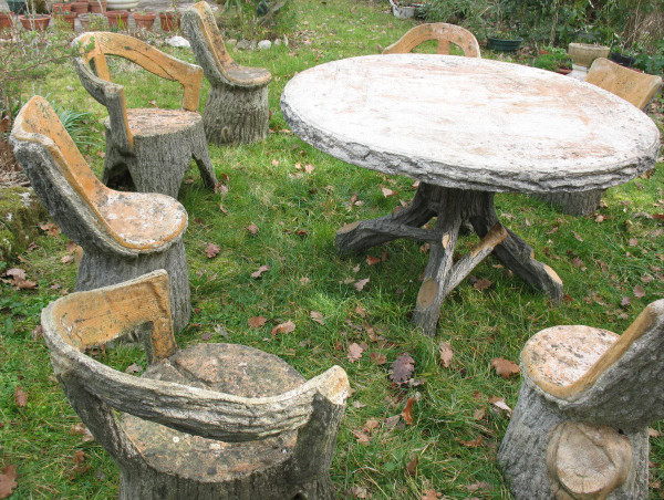 Garden furniture set in cement imitating natural wood from the 50's composed of 9 pieces