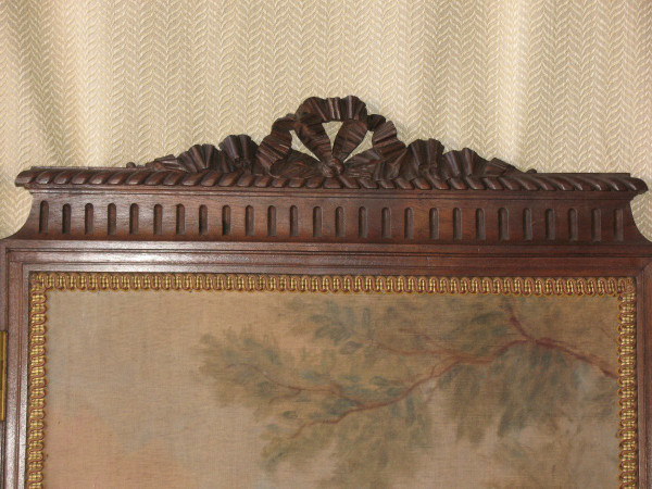 Carved walnut screen with 4 leaves painted with galant scenes in the Louis XVI style (19th century)